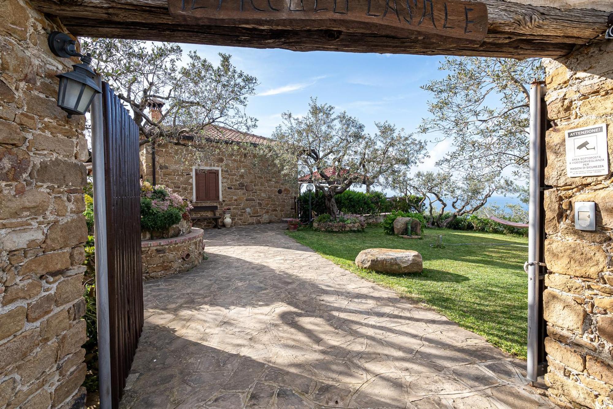 Bellezza In Cilento Panoramic Apts Castellabate Exterior photo