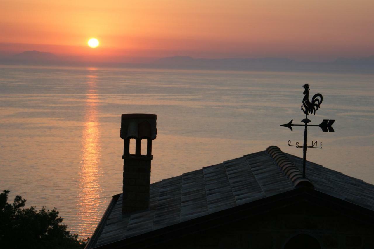 Bellezza In Cilento Panoramic Apts Castellabate Exterior photo
